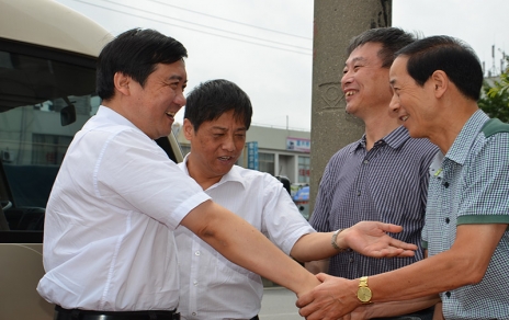 2012年8月,黄冈市委书记、人大主任李卫宁一行莅临公司视察领导