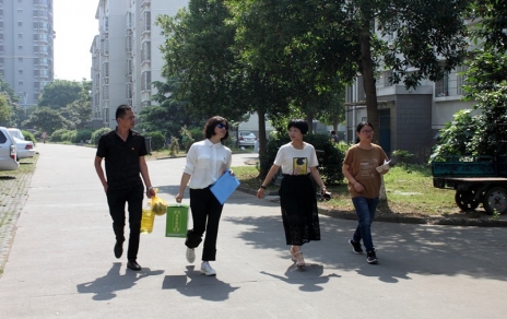 情系难题人民 端午慰问送温暖