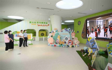问候声声，爱心的脚步一向歇