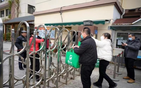 一份情驱散寒冷，，一片心常驻公益